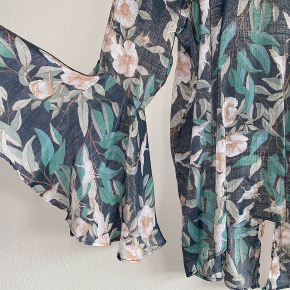 Bell Sleeve Blouse - Picture 4 of 9